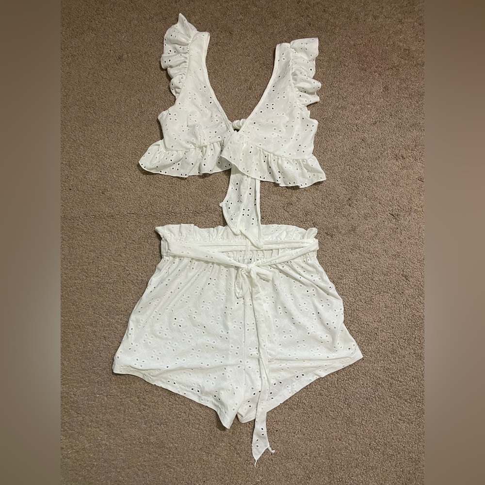 White Eyelet Embroidered‎ Ruffle Too and paper bag short set size Medium - Picture 4 of 8